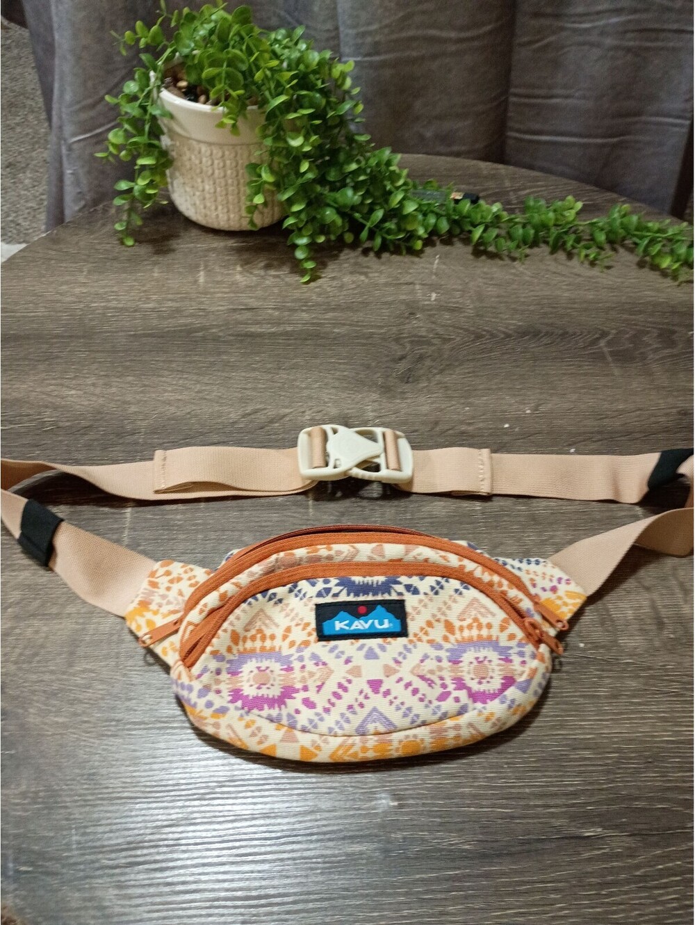 Kavu Canvas Spectator Waist Pack with Colorful Pattern and Adjustable Beige Strp